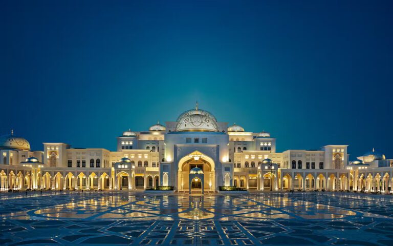 Discover the best UAE activities and experiences with Garnet Tourism.